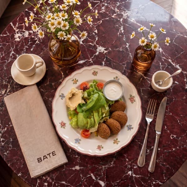 Falafel Salata